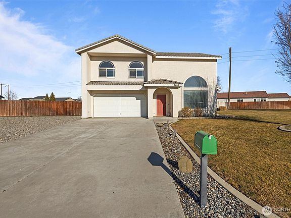 2nd image of 2703 Timberline Drive