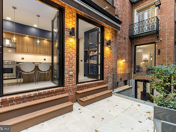 3rd image of 2137 R St NW