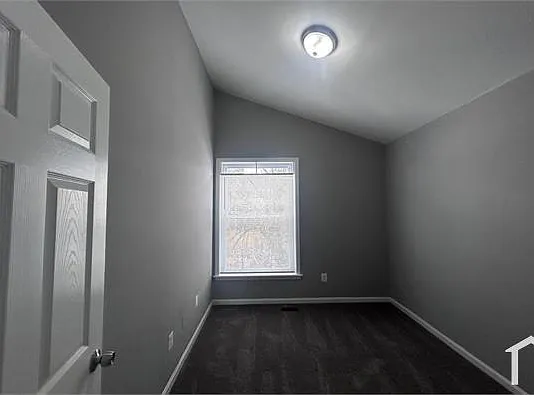 2571 Francis St — Photo 12