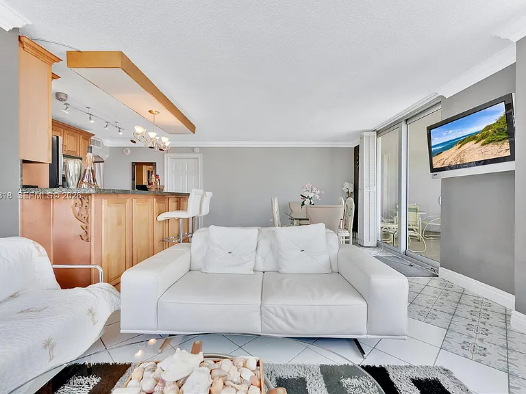5555 Collins Ave #16A — Photo 3