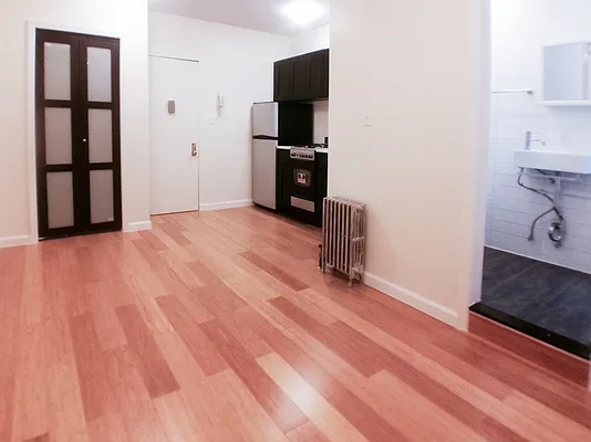 Rented by Kahen Properties | media 11