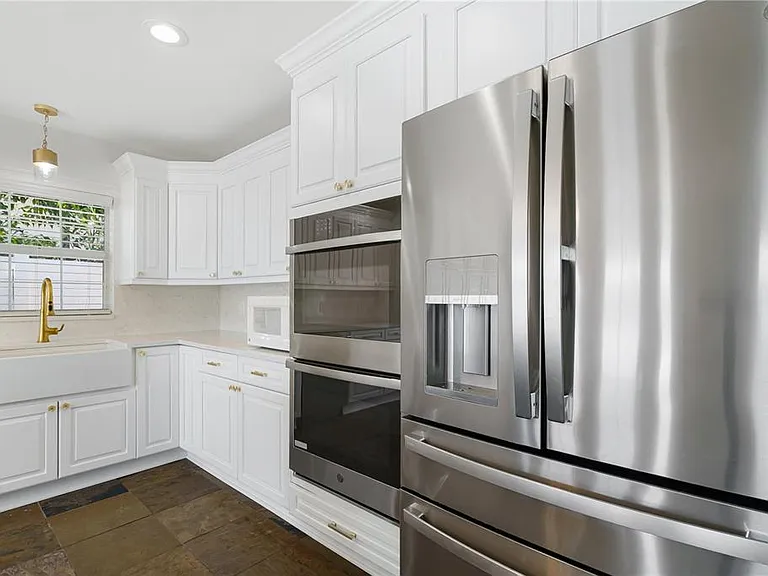 3924 Versailles Dr — Photo 10