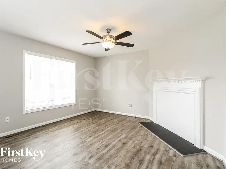 2200 Emerald Creek Ct — Photo 4