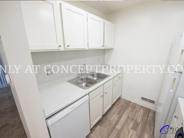 Foothill Terrace — Photo 141