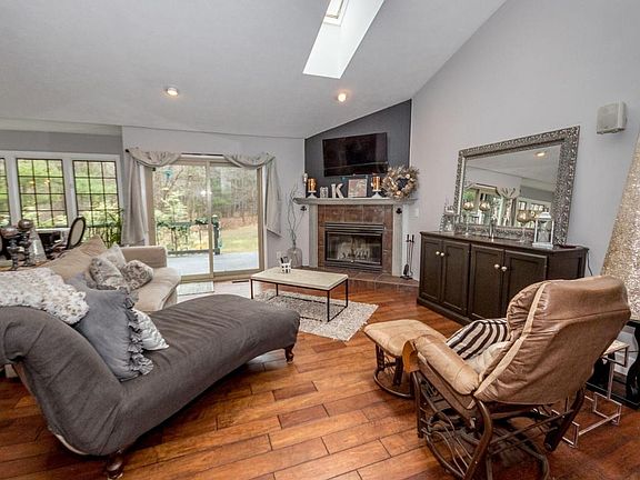 5th image of 6549 Creekwood Dr