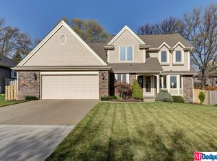 608 S Fillmore St, Papillion, NE 68046