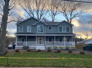 62 Hickory Rd, Rocky Point, NY 11778