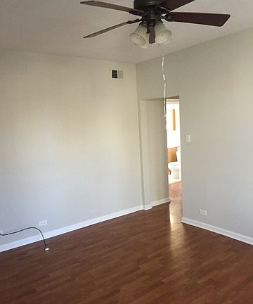 5th image of 3555 W Lyndale St APT 2D