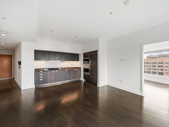 2nd image of 110 Stuart St Unit 19H