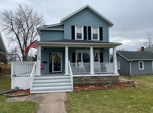 212 E 4th St, Port Clinton, OH 43452