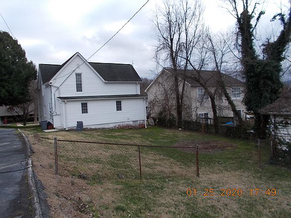 3rd image of 915 E Watauga Ave