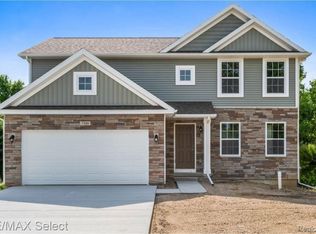 7300 River Rock Dr, Davison, MI 48423