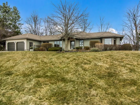 15774 Merlot Dr, Traverse City, MI 49686