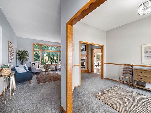 3rd image of 2507 N Cranbrook Ct