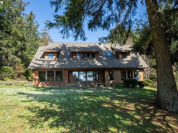 2705 Netarts Bay Dr, Tillamook, OR 97141