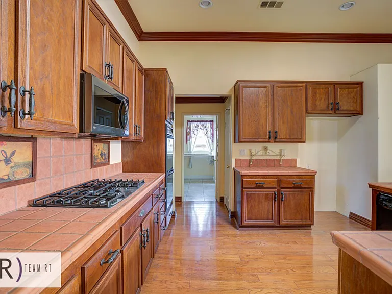13724 Beaconsfield Ln — Photo 15