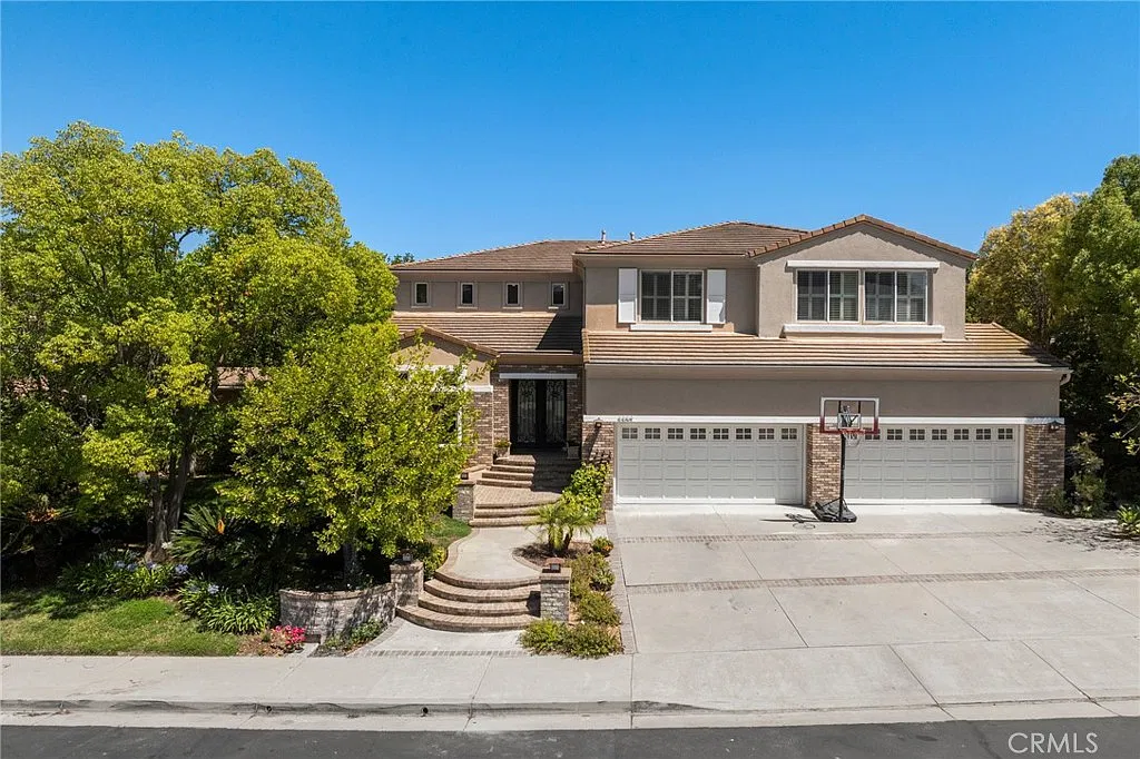5 bed, 5.5 bath, 4068 sqft, $12,500 — Photo 3