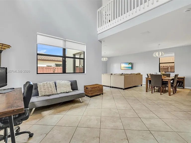 581 SE 34th Ter #0 — Photo 5