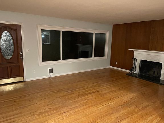 2nd image of 405 SE 95th Ave