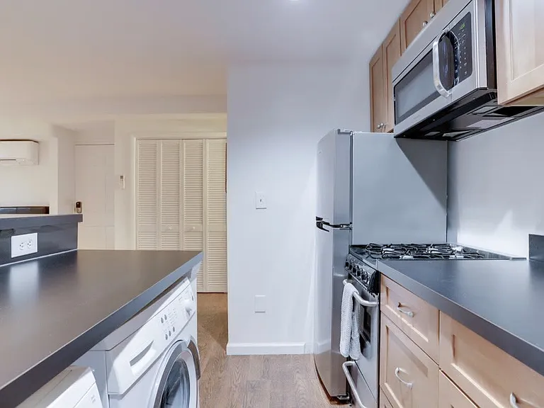 1765 R St NW #1A — Photo 13