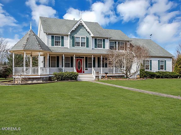 3rd image of 1074 Prospect Avenue