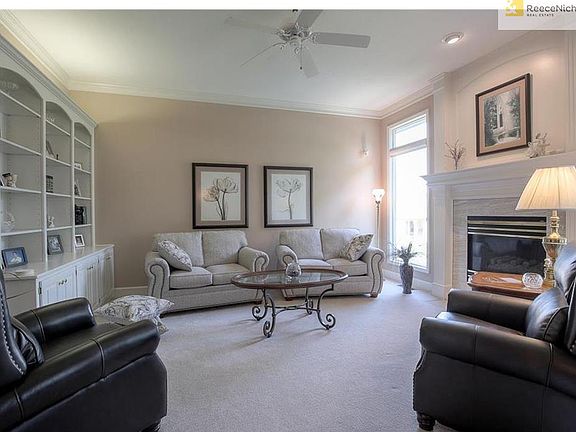 5th image of 416 NE Thornberry Pl