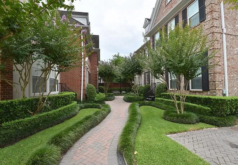 6841 Staffordshire Blvd — Photo 3