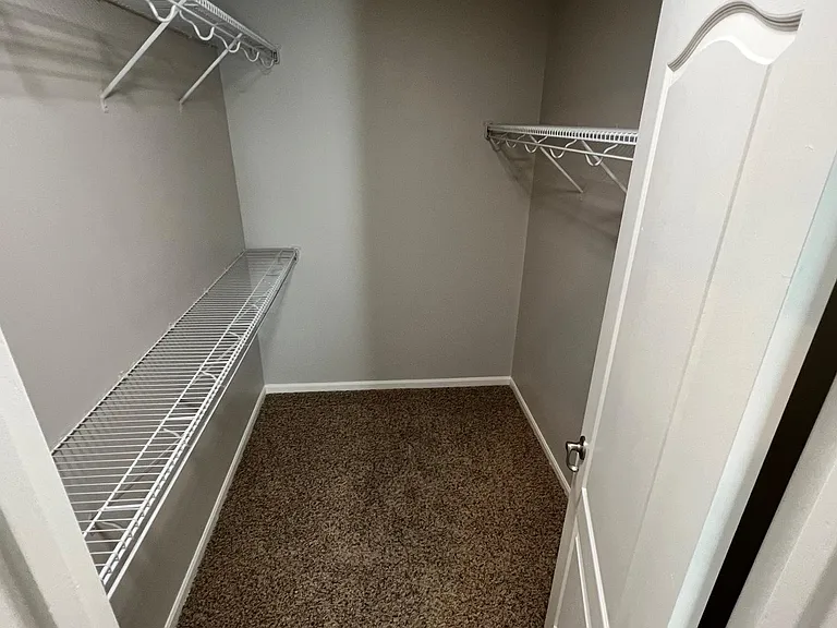 6008 S 190th Ter — Photo 11