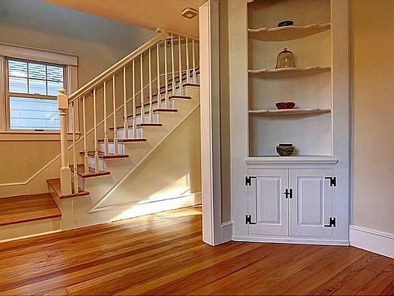 3rd image of 36 Betsey Williams Dr