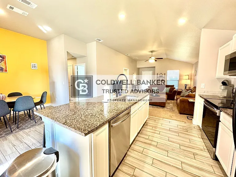 3108 Urbana Ave — Photo 11