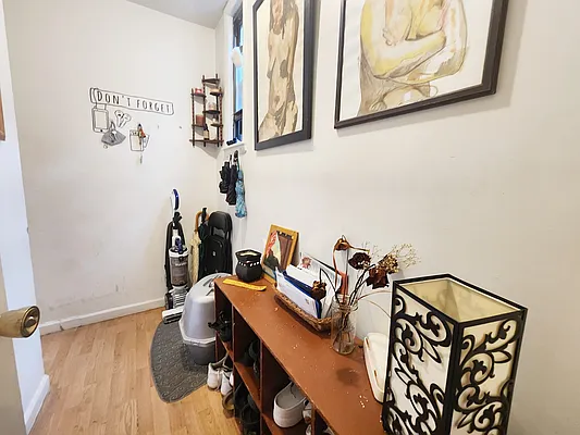 Rented by RELEASE NY | media 8