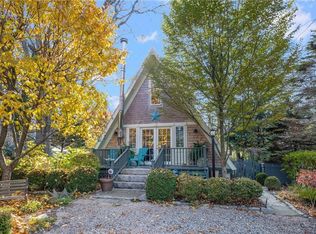 63 Ferry St, Jamestown, RI 02835