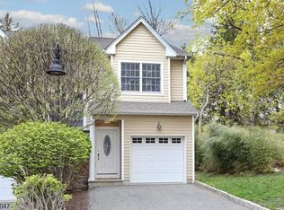 11 Franklin Ave #F, Montvale, NJ 07645