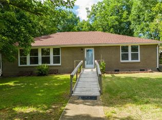 15 Bon Air St, Van Buren, AR 72956