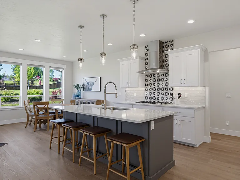 1457 W Tenzing St — Photo 5