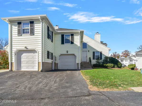 2904 London Court, Middletown, NJ 07748