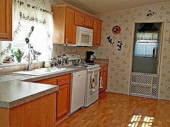 2nd image of 3152 Waters Bend Ln