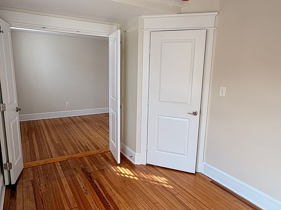 3rd image of 8 Maryland Ave APT 2D
