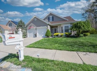 15 Oakmont Ln, Jackson, NJ 08527