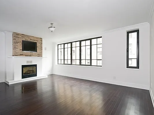 Sold by Sotheby's International Realty | media 23