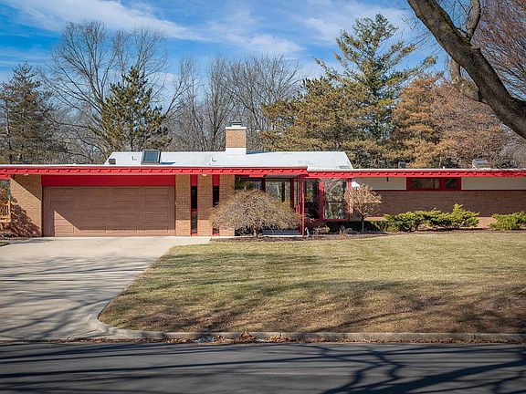 2nd image of 3711 Applewood Rd