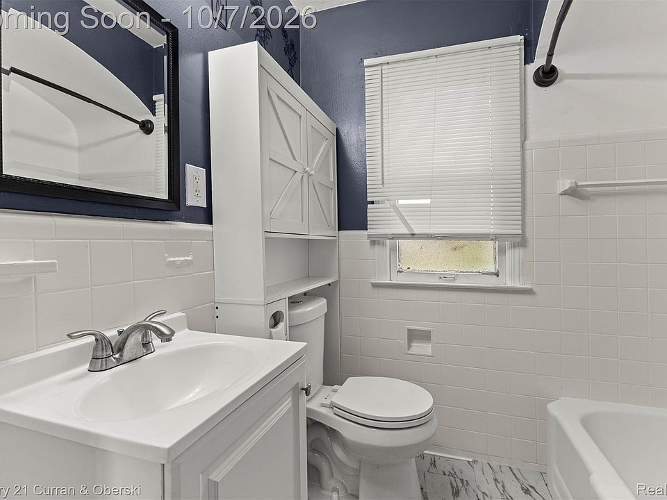 26016 Pennie St, photo 10