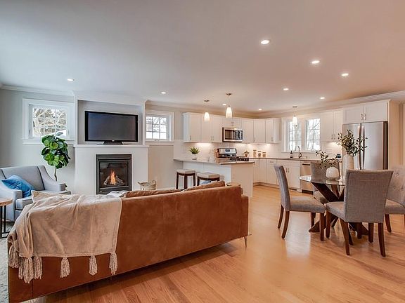 3rd image of 62 Neillian St #62