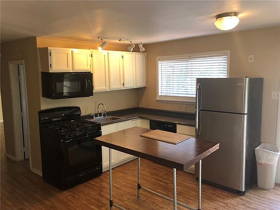 4th image of 1199 Greenwood Ave