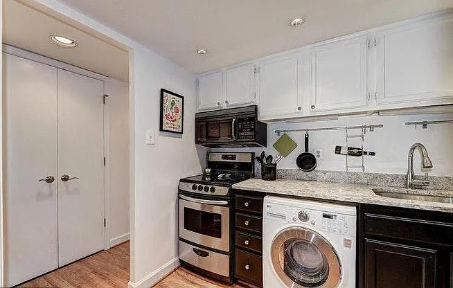 1617 Corcoran St NW — Photo 9