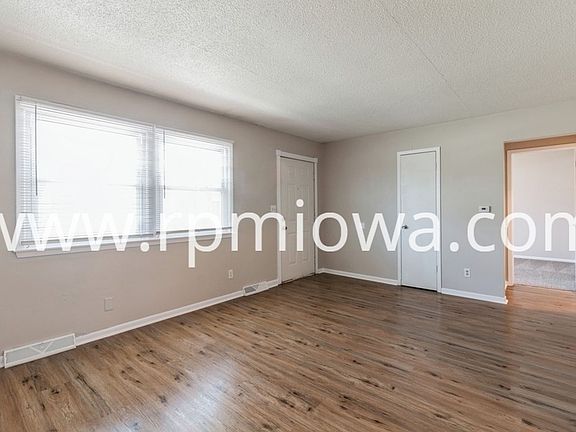 2nd image of 215 NW Arlan Dr