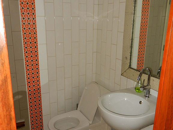 5th image of 915 8th St APT 105