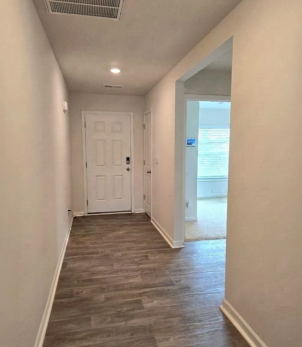 202 Alamos Avenue - 1 — Photo 4