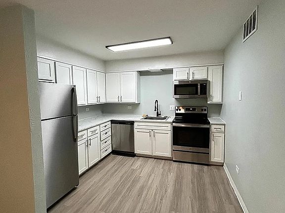 5th image of 1204 Pierce St #1220-22A