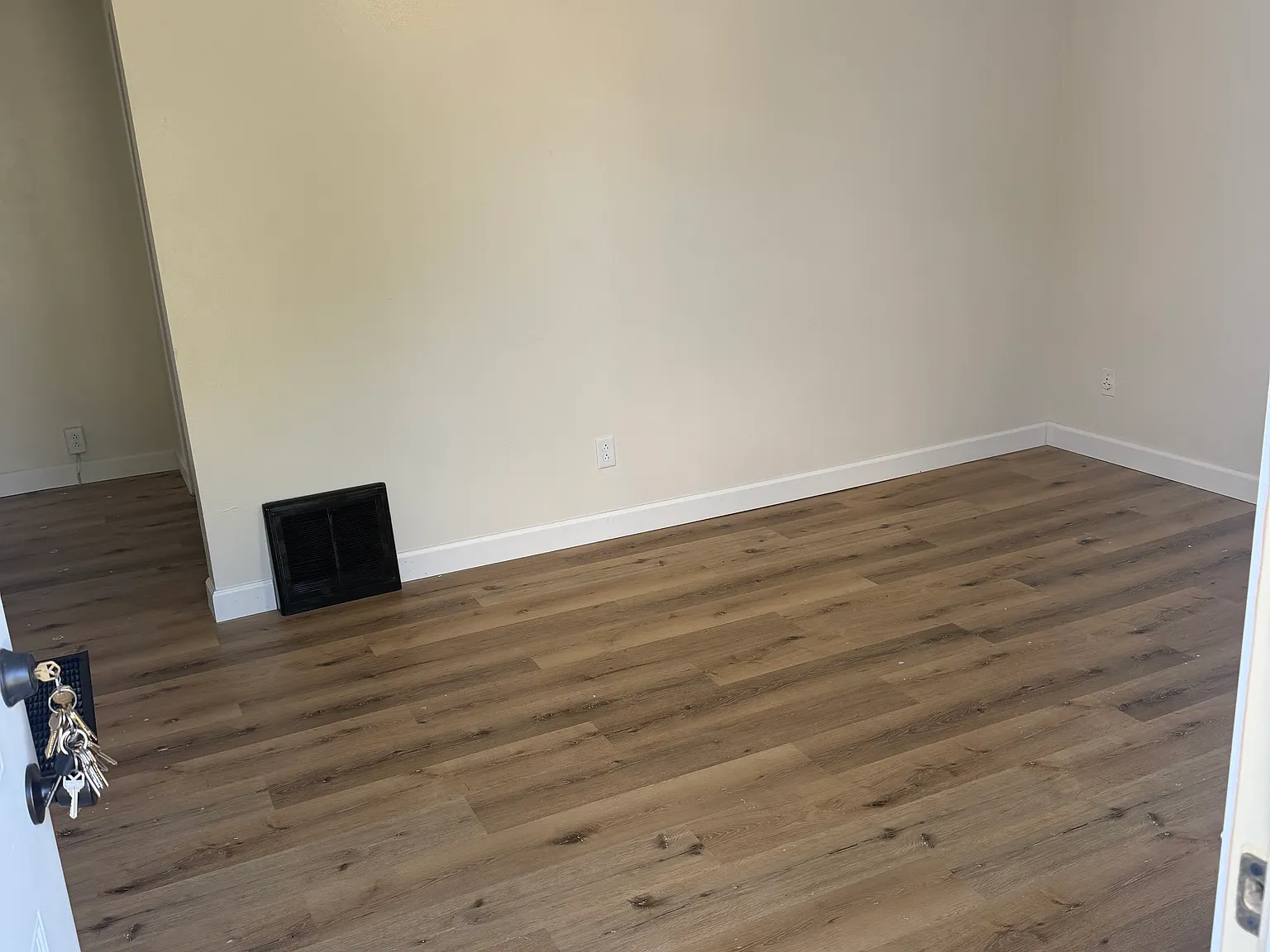 2 bed, 860 sqft, $1,200 — Photo 2